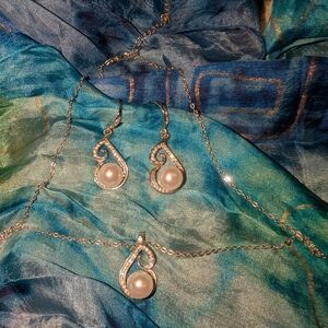 Elegant Silver Pearl Jewelry Set
